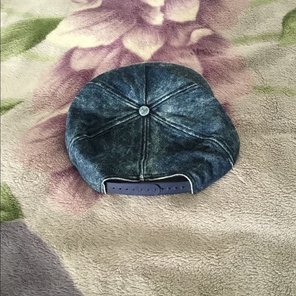 SnapBack novelty hat 🧢 - Picture 2 of 8